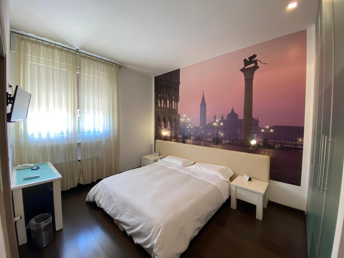Hotel Angi Fossò Екстериор снимка