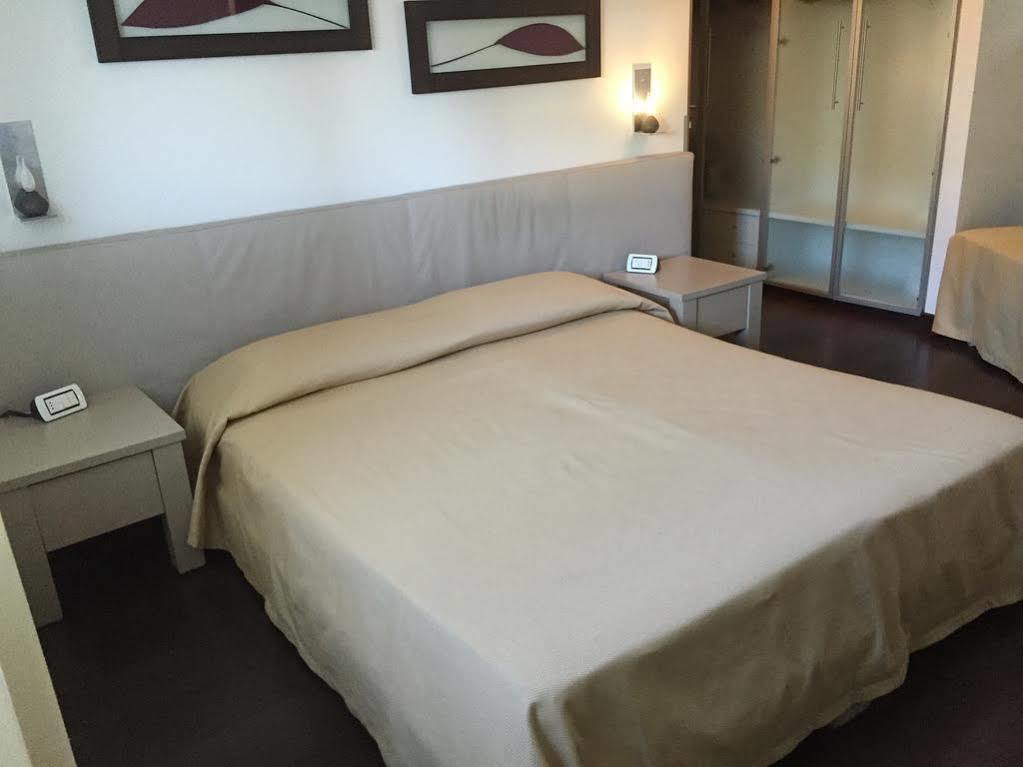Hotel Angi Fossò Екстериор снимка