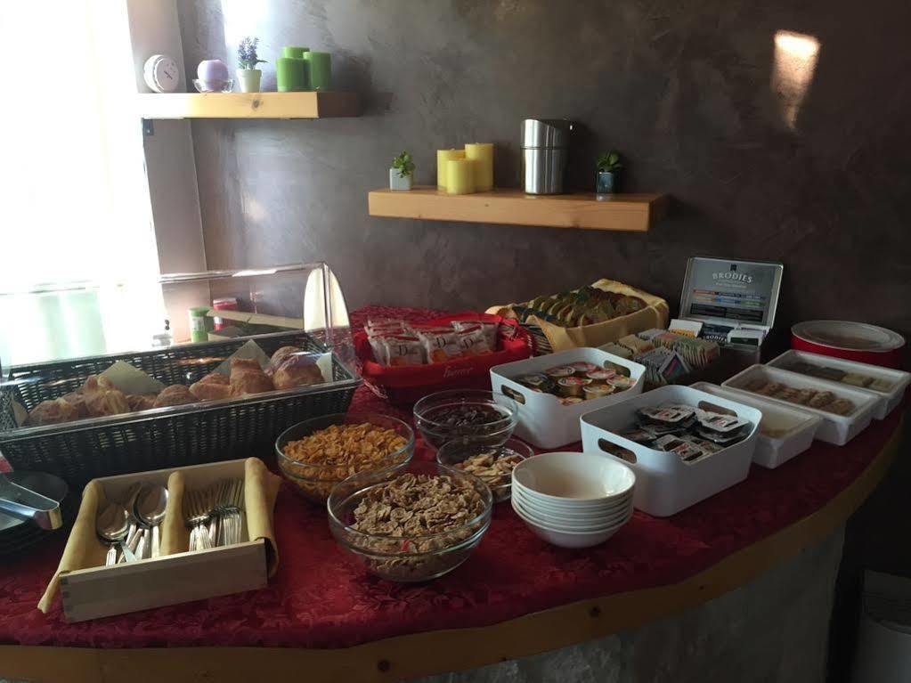 Hotel Angi Fossò Екстериор снимка