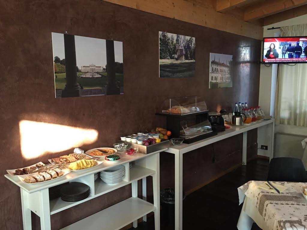 Hotel Angi Fossò Екстериор снимка